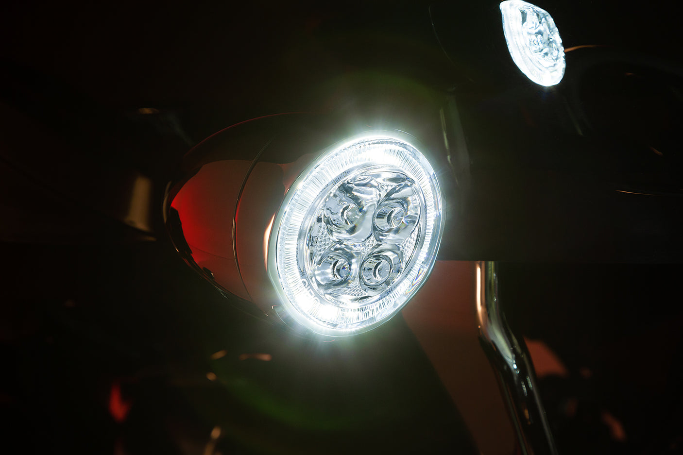 Fang® White Halo Front Signal Light Inserts With Bezel (Dual Circuit)