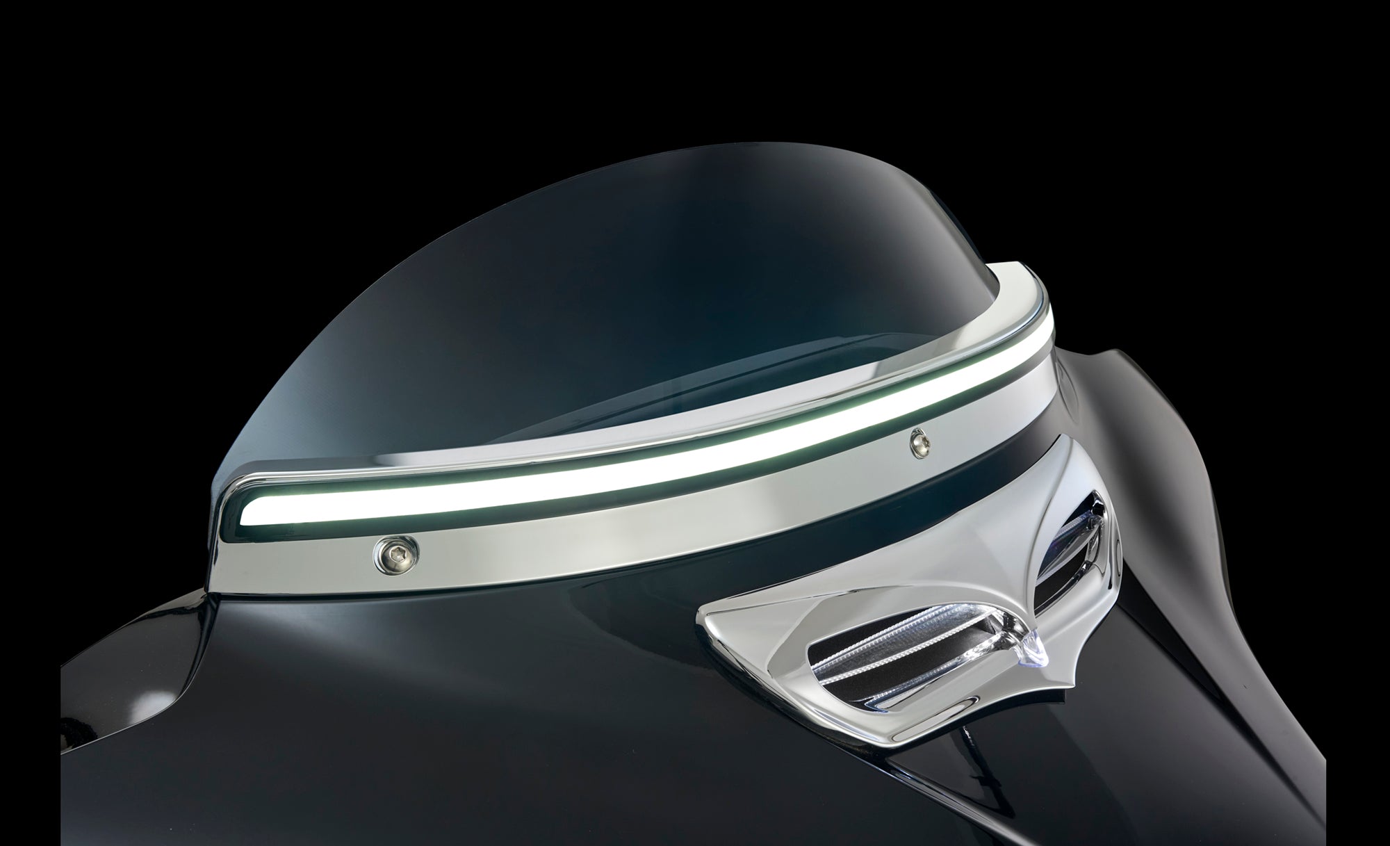 Solaire LED Lighted Windshield Trim – Ciro